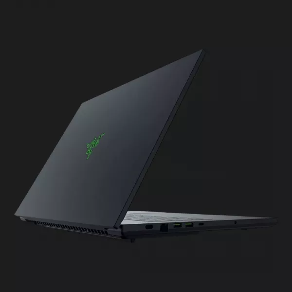 Ноутбук Razer Blade 18 18" (Intel Core Ultra 9/64GB/2TB (SSD)/RTX 5070 Ti) (RZ09-05297ER3-R3U3) (Standard)